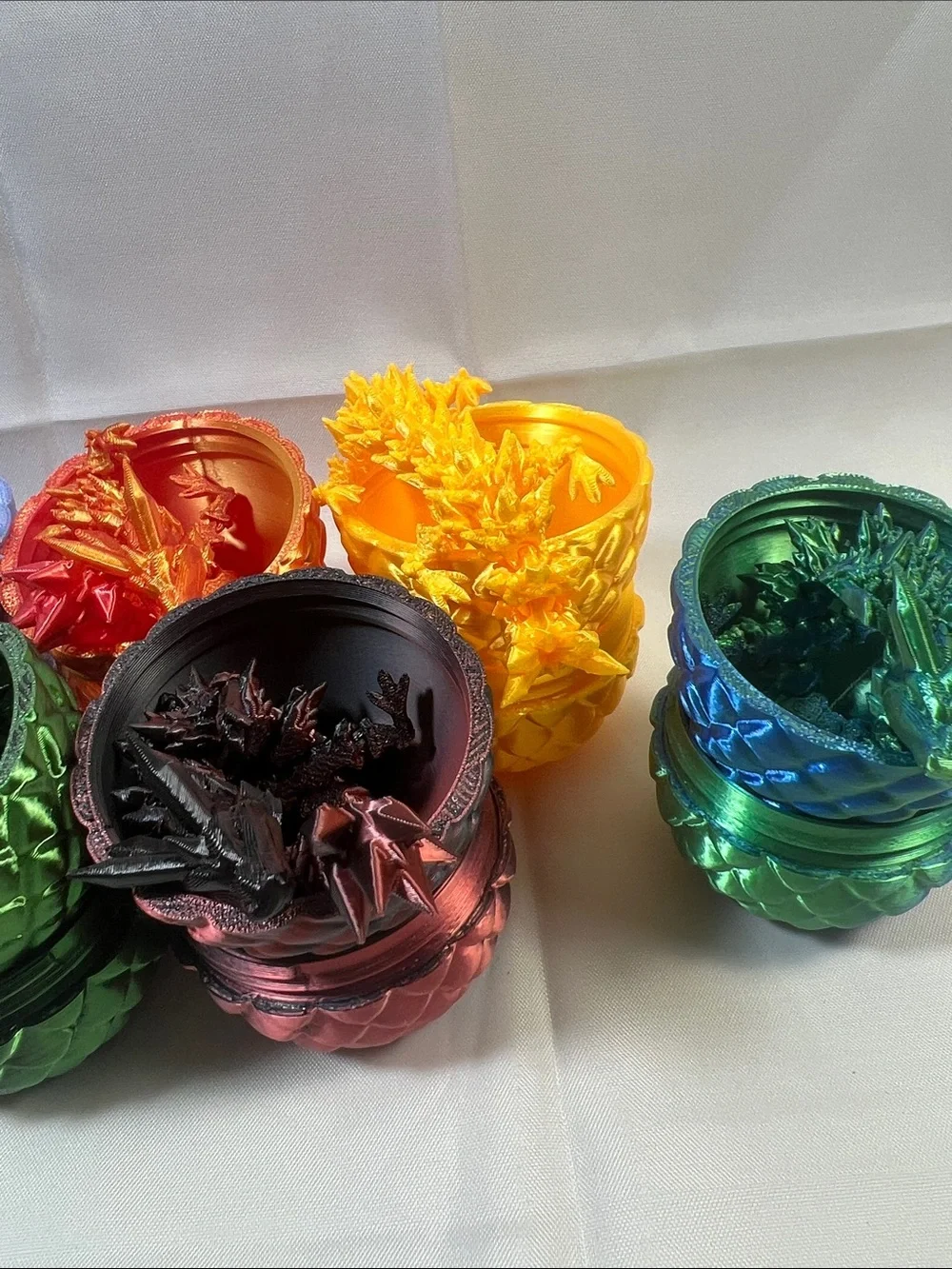Assorted Metallic Dragon Scale Dice Containers - Multicolor